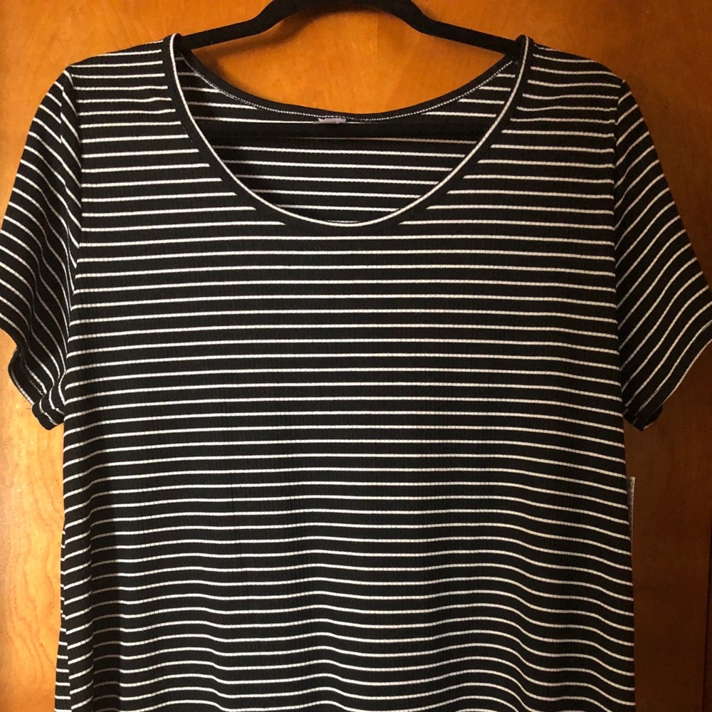 LuLaRoe Classic T